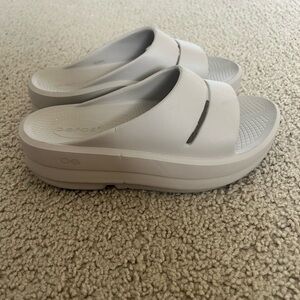 Oofos Women's Tan Slide Sandals